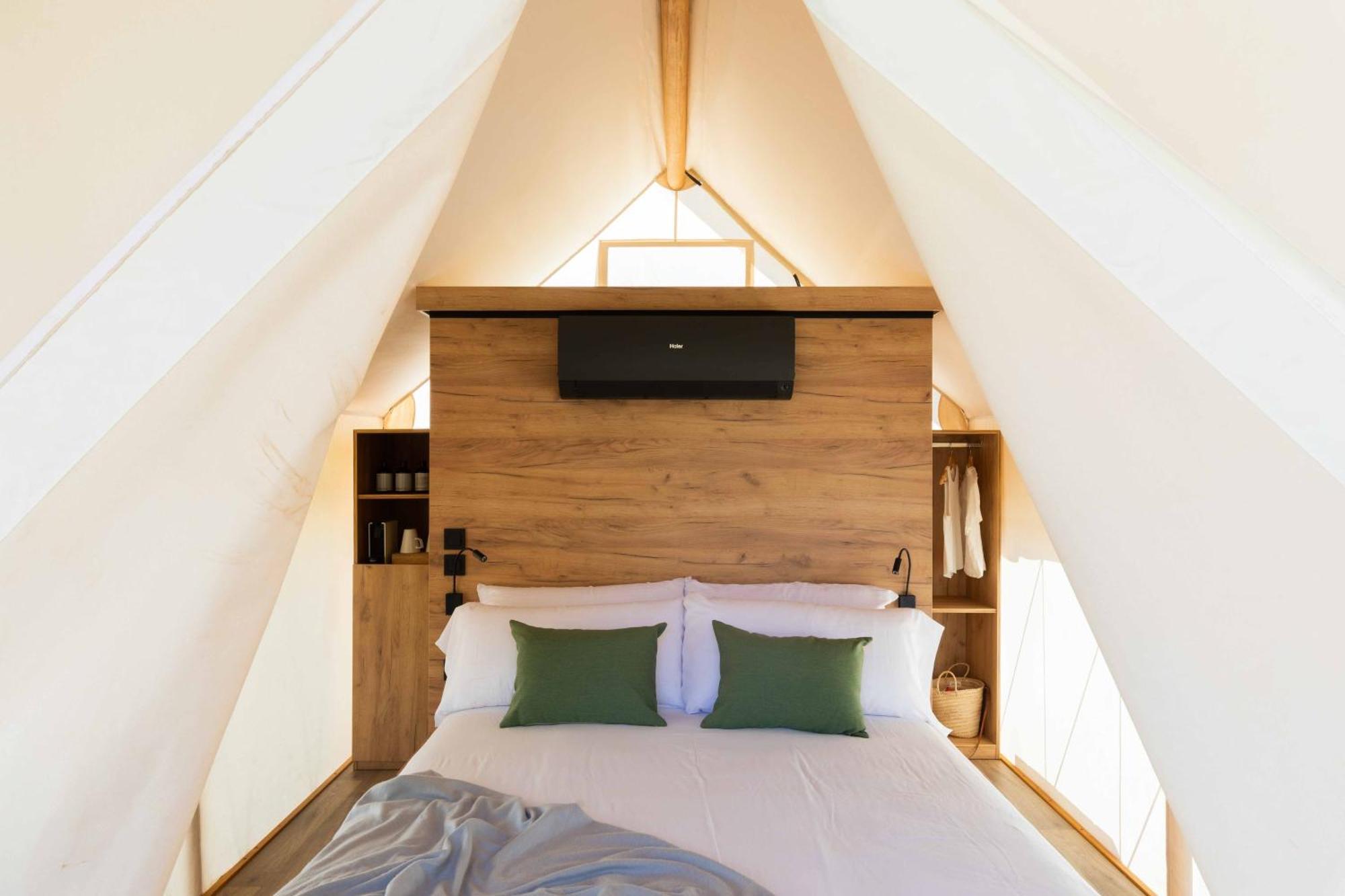 Wecamp Cadaques Hotel ภายนอก รูปภาพ